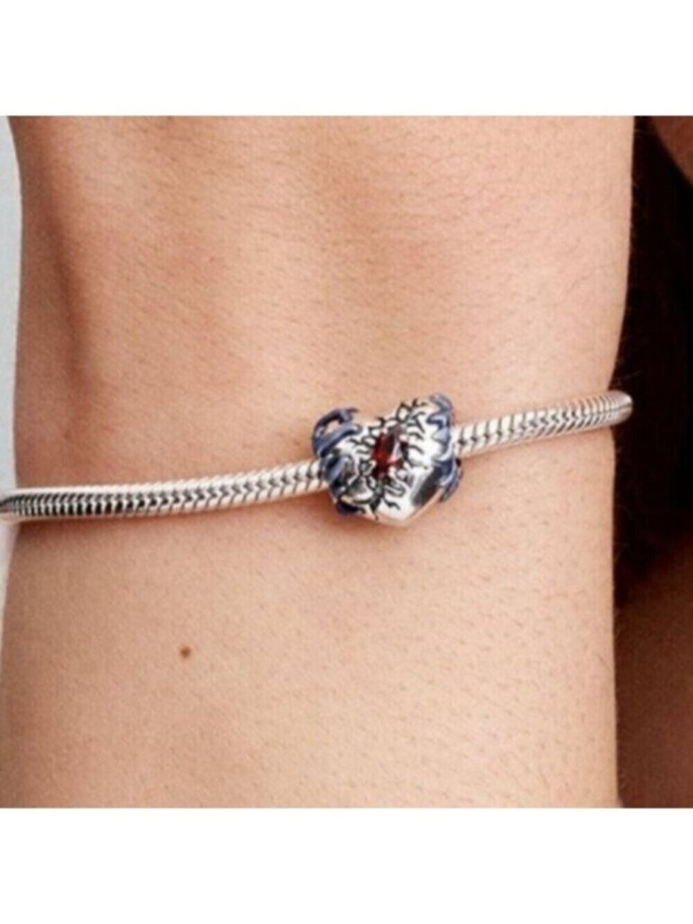 NWTPandora Stranger Things Glow-in-the-dark Heart Charm